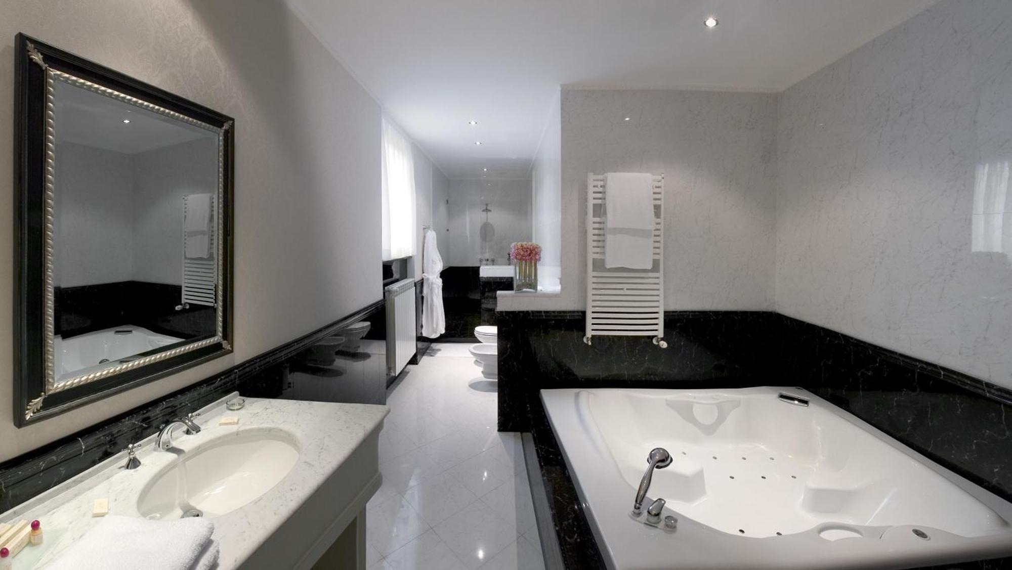 Hotel Maxim Peschiera Borromeo Zewnętrze zdjęcie
