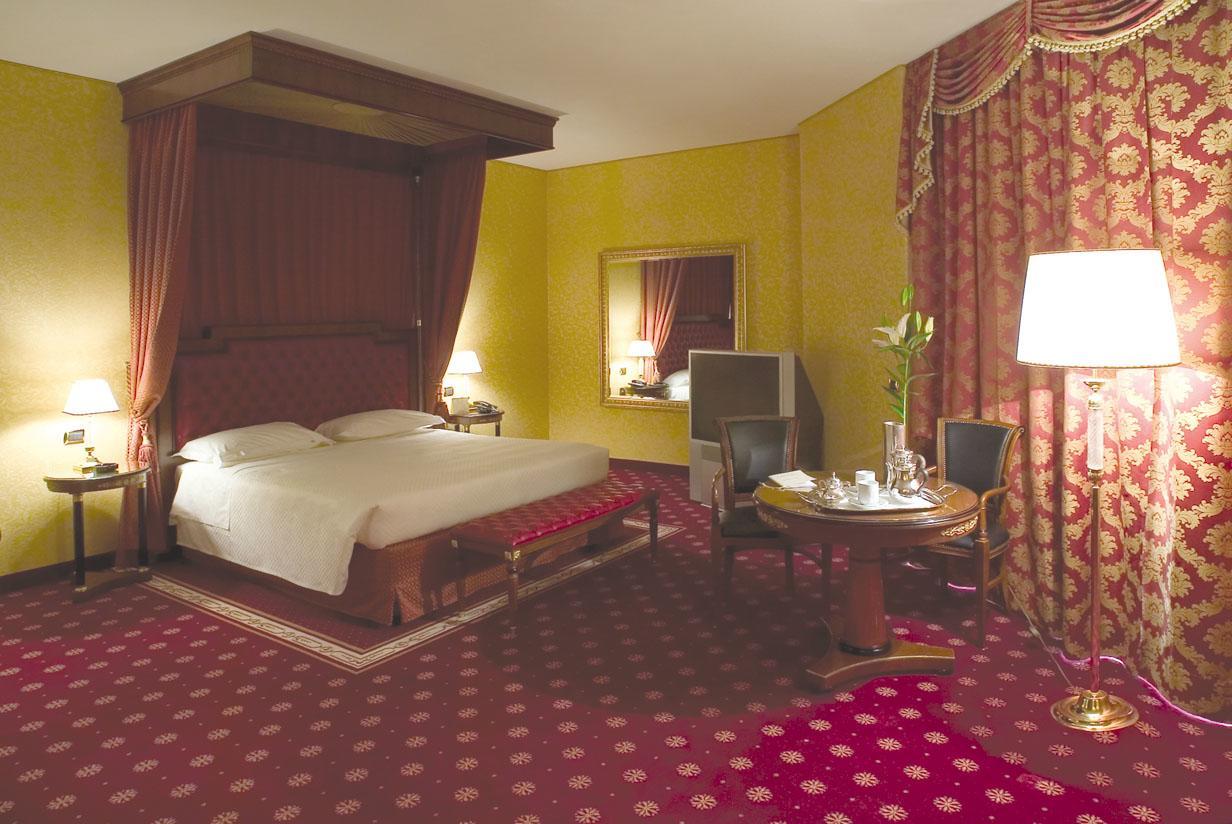 Hotel Maxim Peschiera Borromeo Zewnętrze zdjęcie