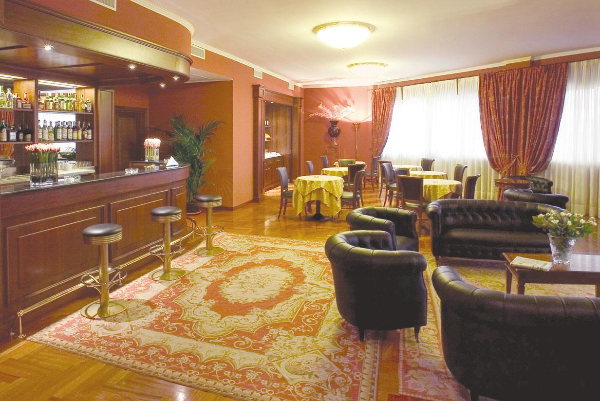 Hotel Maxim Peschiera Borromeo Zewnętrze zdjęcie