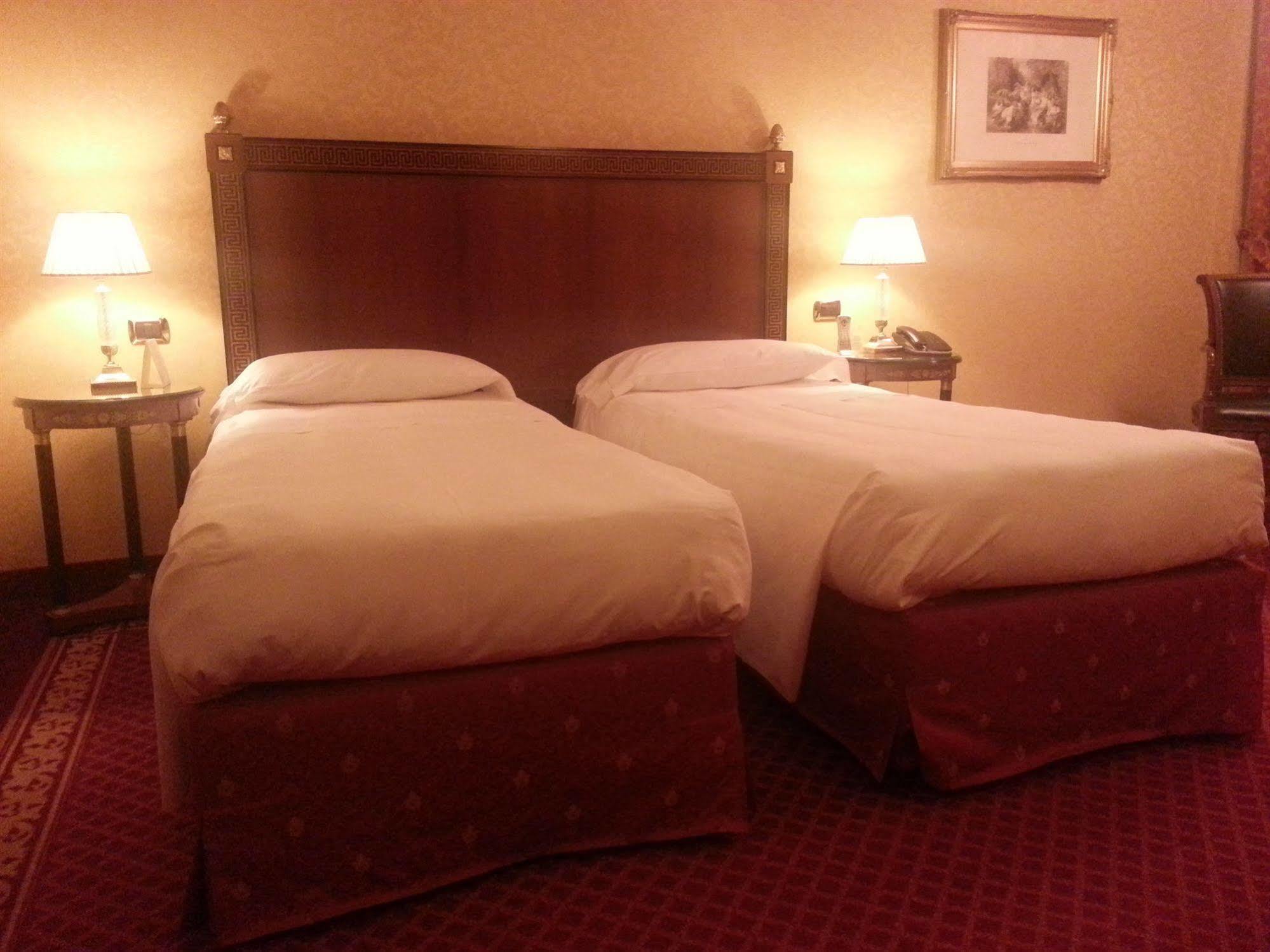 Hotel Maxim Peschiera Borromeo Zewnętrze zdjęcie